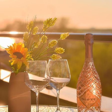 Apartment Summerland Mamaia Bagian luar foto