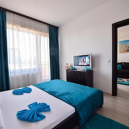 Apartment Summerland Mamaia Bagian luar foto