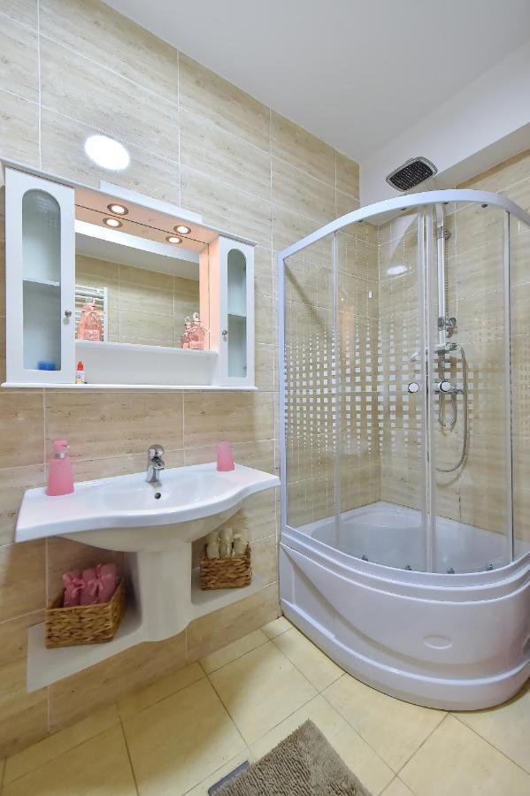 Apartment Summerland Mamaia Bagian luar foto