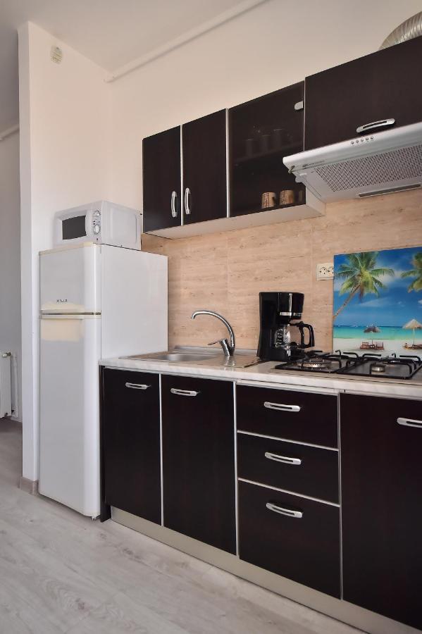 Apartment Summerland Mamaia Bagian luar foto